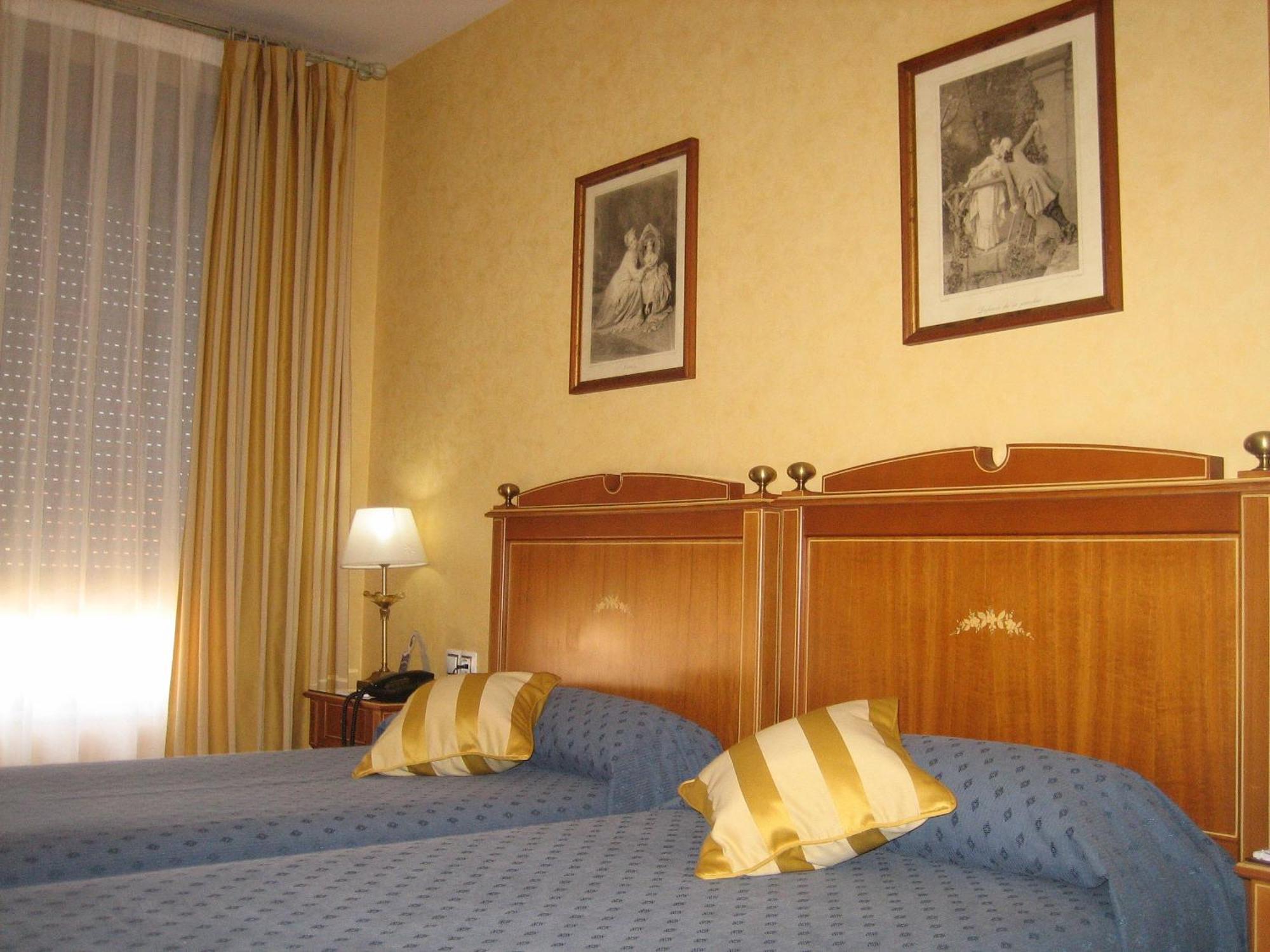 Hotel Santiago Benavente Kültér fotó