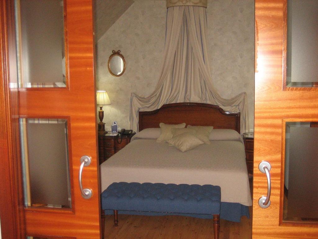 Hotel Santiago Benavente Szoba fotó